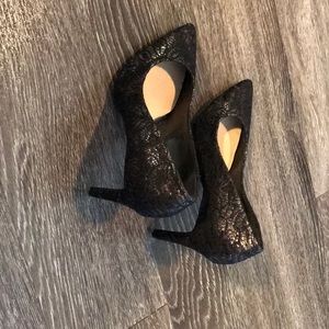 High heels evening shoes